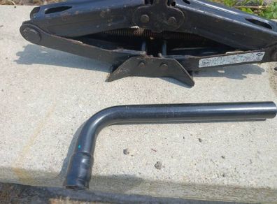 Renault car jack and wheel brace