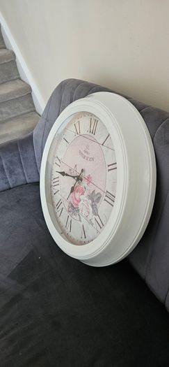 Rose wall clock