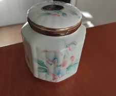 Aynsley sweetheart  lidded pot