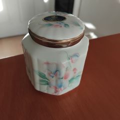Aynsley sweetheart  lidded pot