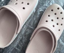 Adult Crocs Size 8