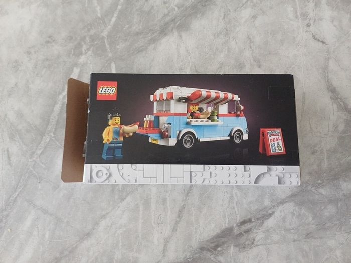 lego retro food truck