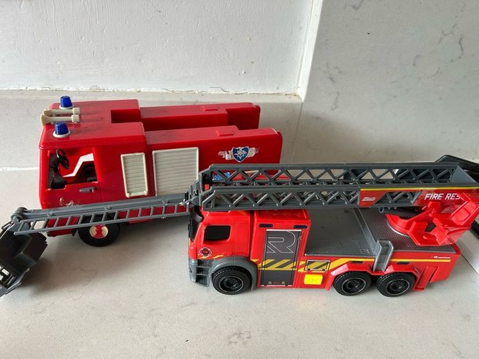 fireman sam fire engine and fire helmet bundle