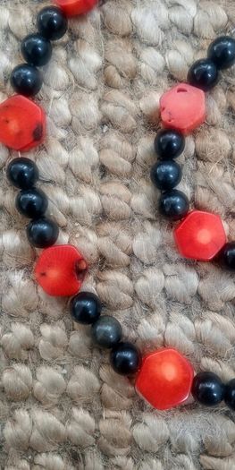 Coral and onyx bracelet and necklace set with 925 sterling silver clasp