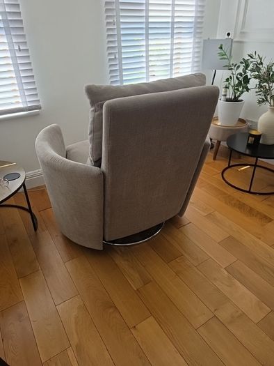 Fama swivel chair