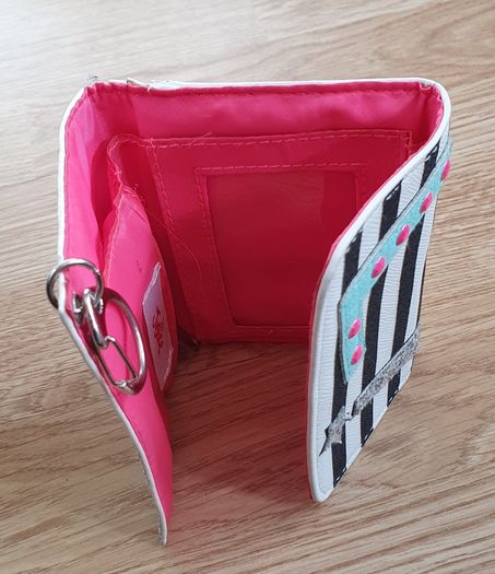 A Cute Childs Wallet - Letter "L" - #