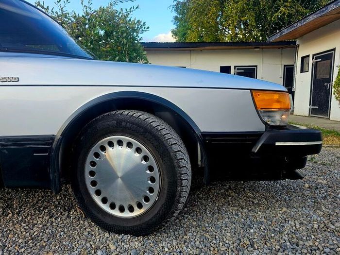 1986 Saab 900i 8v Flat-Nose (Unique Diplomatic Restoration)