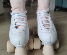 Figure quad skates