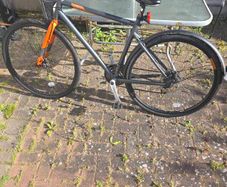28" road bike