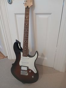 Yamaha PAC112V Pacifica Electric Guitar