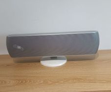B&W speaker