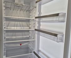 Whirlpool Integrated Fridge Freezer