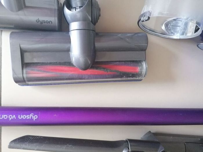 dyson v6 in great condition after full service done with fresh filter