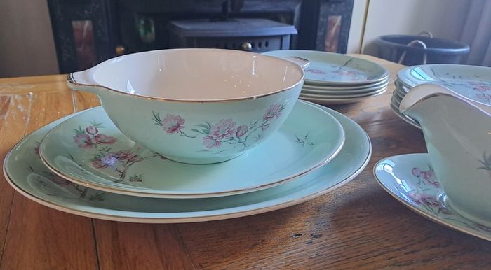 16 piece Alfred Meakin dinnerset