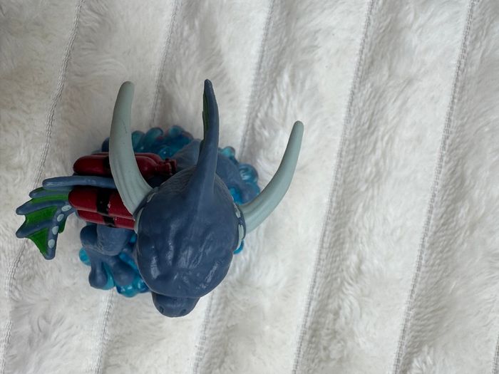 Skylanders Giants Figure Zap Used Please look at the pictures