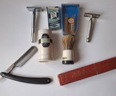 A Job Lot Of Vintage Shaving Razors & Blades + Brush Cut Throat Razor