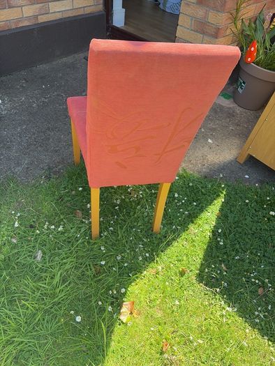 dining chairs x 4   10euro for all 4