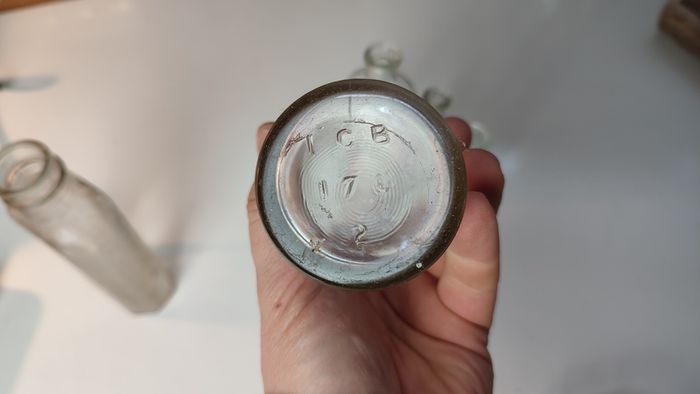 162 - Set of 5 Vintage Clear Glass Decorative Collectible Cork Top Bottles