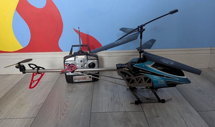 Space Explorer RC helicopter. BIG