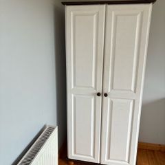 bed 5 piece set.  Bed wardrobe locker drawers blanket box