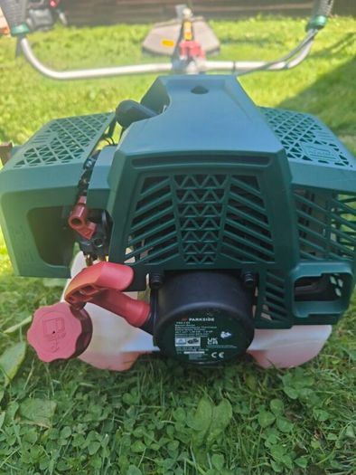 strimmer with blade