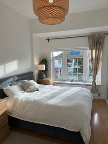 Kind size bed base - half ottoman