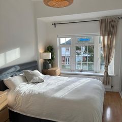 Kind size bed base - half ottoman