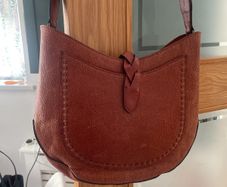 Leather shoulder bag