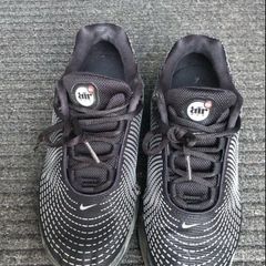 Boys Nike airmax trainers size 4.5 reduced