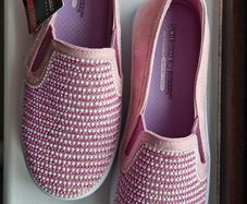 girls sketchers shoes uk2