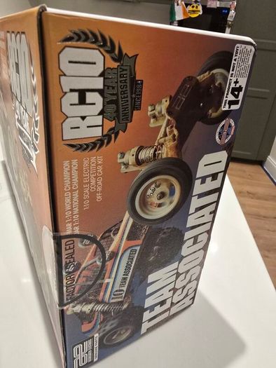 Team Associated 40th Anniversary Edition RC10
