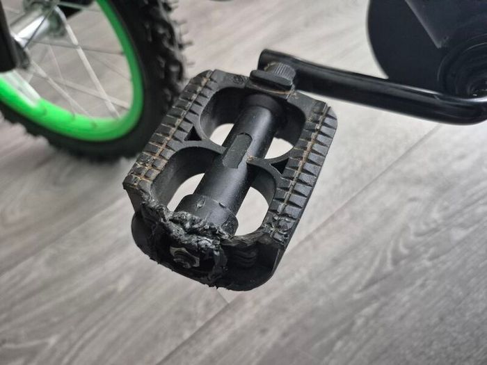 14 Inch Strike Bike Green