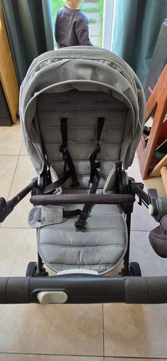 baby jogger foldable pram and bassinet