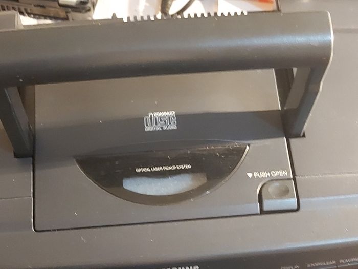 Samsung CD Player Stereo Radio Cassette Recorder, Model RCD-1650, Dual Tape Deck and Radio working fine, CD Player struggling to spin