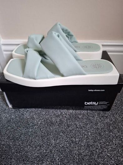 Brand new Betsy sliders