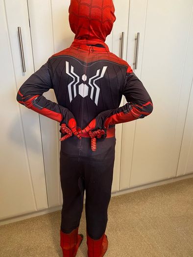 Spiderman costume, age 6-8