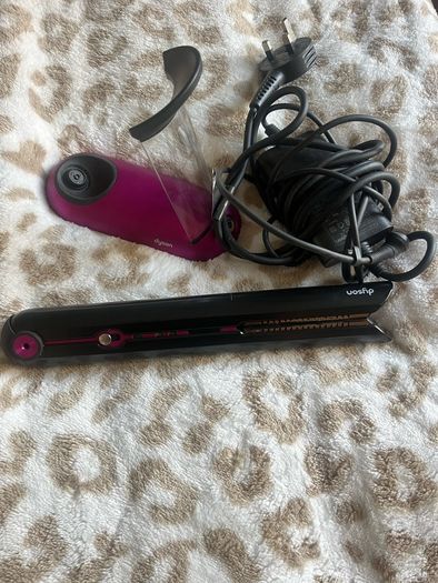 Dyson straightener