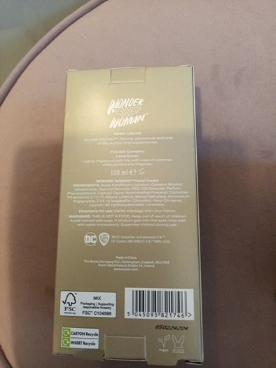 Wonder woman beauty bundle from Boots