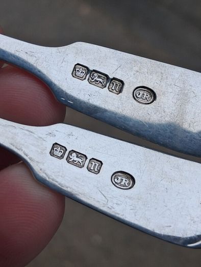 12 X John Round Fiddle Pattern Sterling Silver Teaspoons Plus Tongs (275 grams)