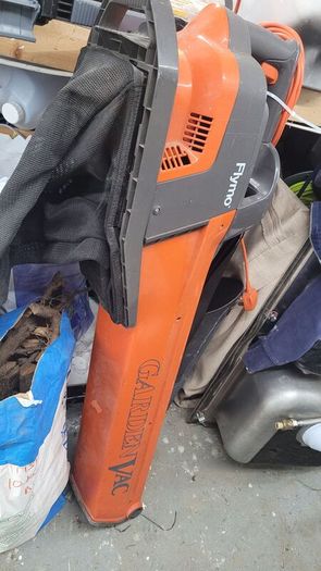Leaf blower