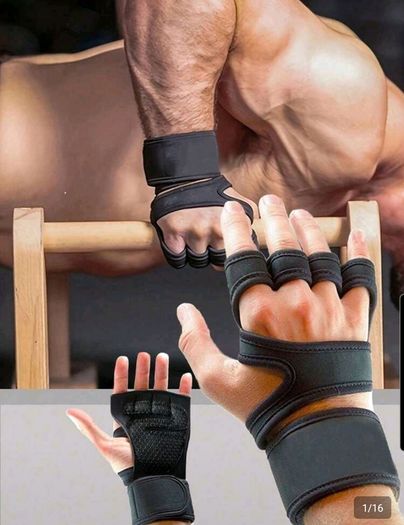 gym gloves and wrist straps with hook