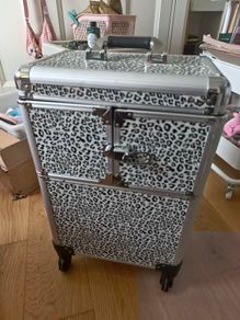 makeup trolley suitcase