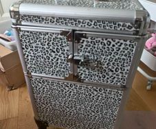 makeup trolley suitcase