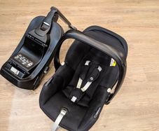 Maxi Cosi iSize Tinca and Base