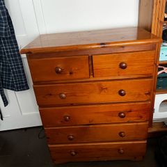Chest of drawers