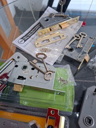 Large bundle of Locks