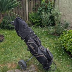 Deadly set of adult golf clubs