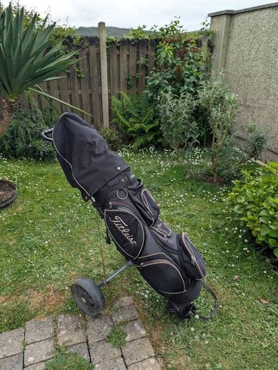 Deadly set of adult golf clubs