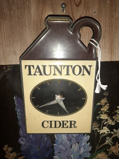Vintage Taunton's Cider Clock
