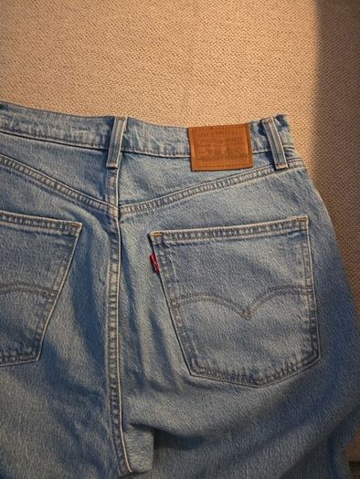 Levis 70s High Slim Straight Jeans / Size 29